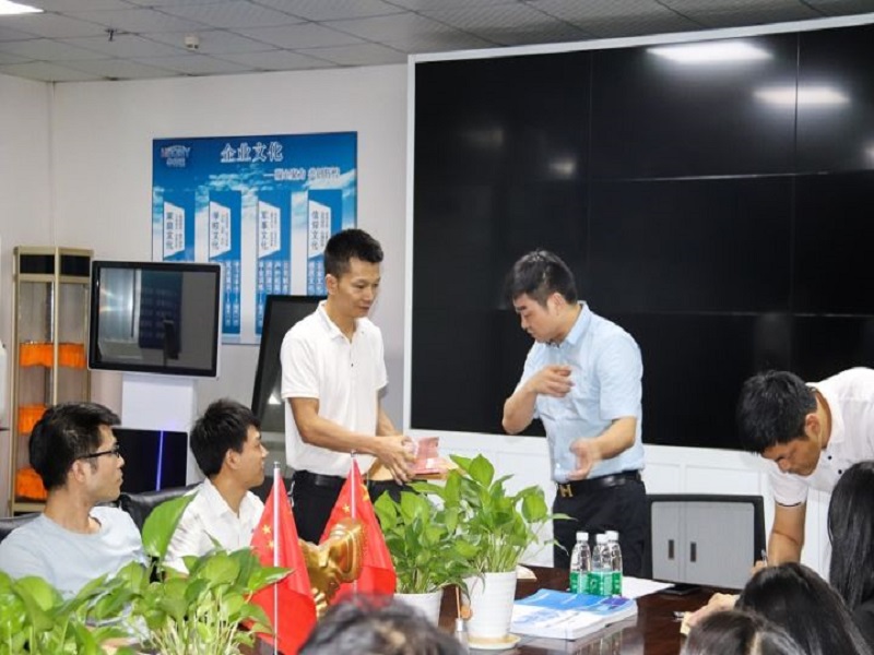 華邦瀛季度獎(jiǎng)金發(fā)放完畢，收獲與付出是成正比的！