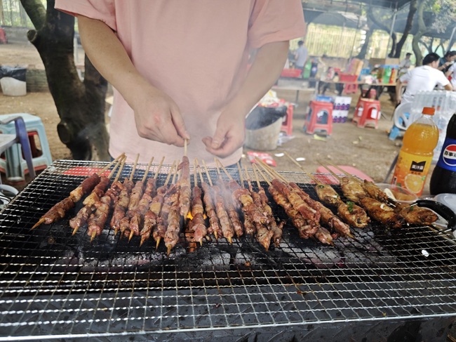 華邦瀛團(tuán)隊鳳凰山自助燒烤與登山活動圓滿舉行