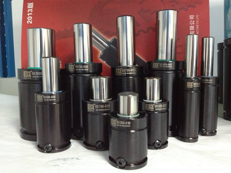 氮?dú)鈴椈上鄬?duì)其他模具彈簧的優(yōu)點(diǎn)